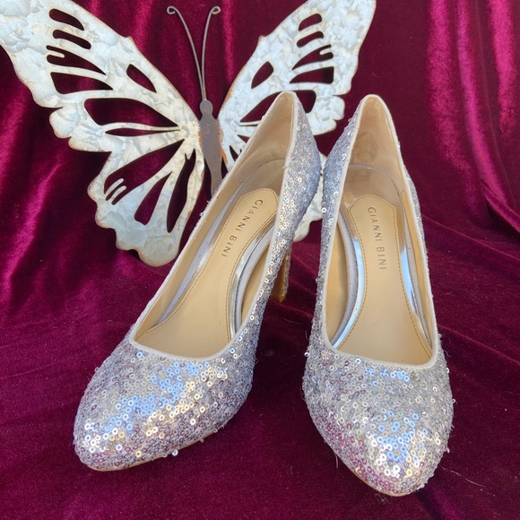 Silver Sequined Gianni Bini Stiletto Pumps Sz 8 - Picture 2 of 7
